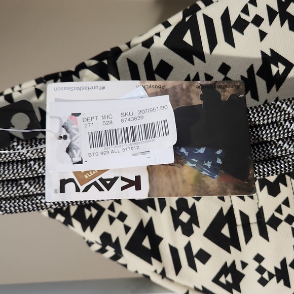 KAVU MINI ROPE CROSSBODY SLING BAG, cream & black aztec NWT - Picture 3 of 5